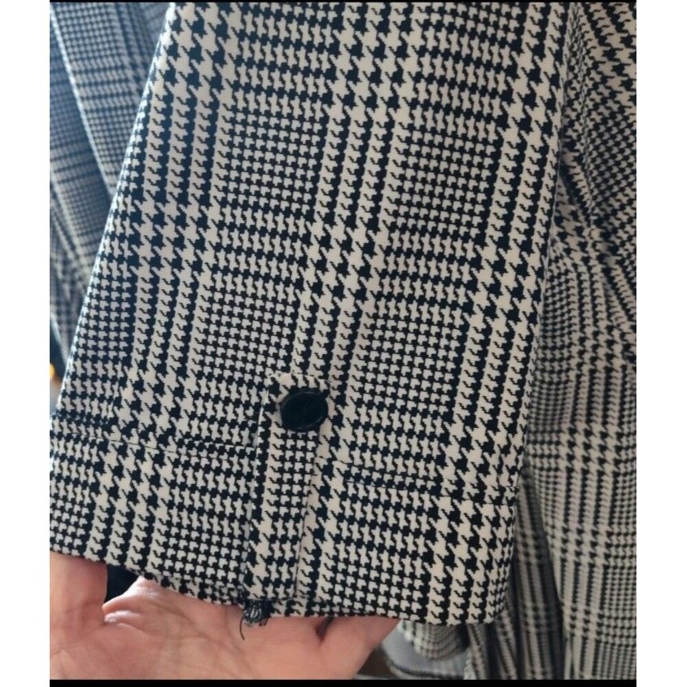 Long Cardigan Style Jacket - Picture 2 of 4